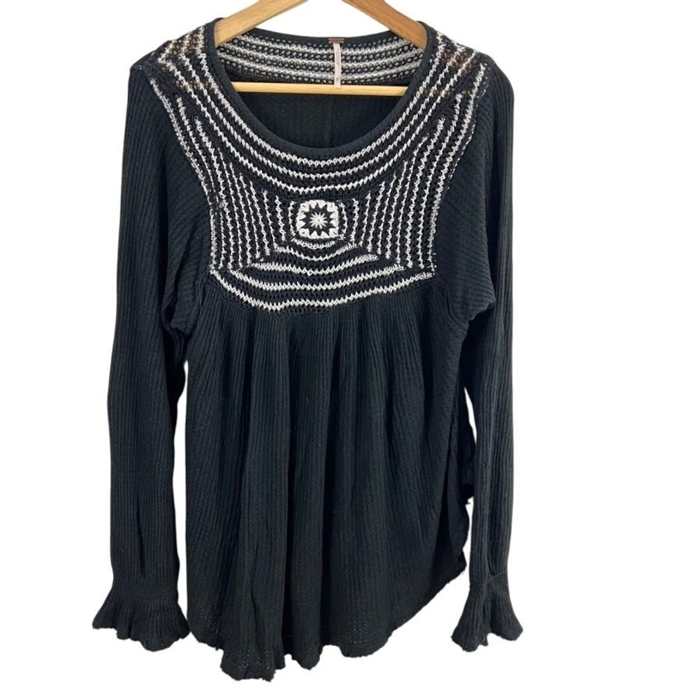 Free People Crochet Yoke Thermal Top Womens Medium Black Long Sleeve Ruffle Cuff